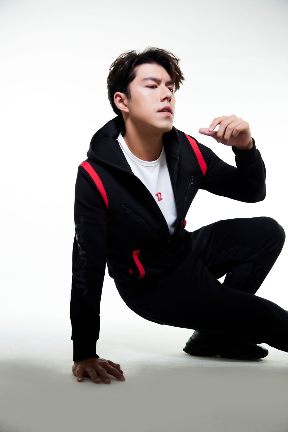 หล่อ เท่ มีสไตล์ ไปกับคอลเลกชั่น “JASPAL MAN Spring / Summer 2023 with Nine Naphat”