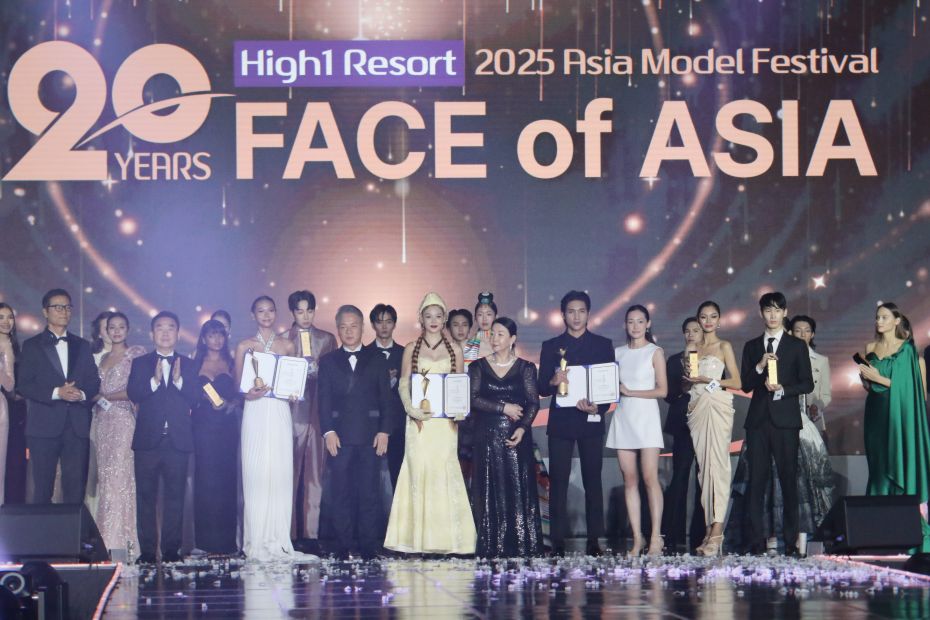“FACE of THAILAND” พา ‘ริว – วนาพร’ คว้าอันดับ 1 สุดยอดนางแบบแห่งเอเชีย ชู Soft Power สวมใส่ชุดไทยพระราชนิยมอวดสายตาชาวอาเซียน