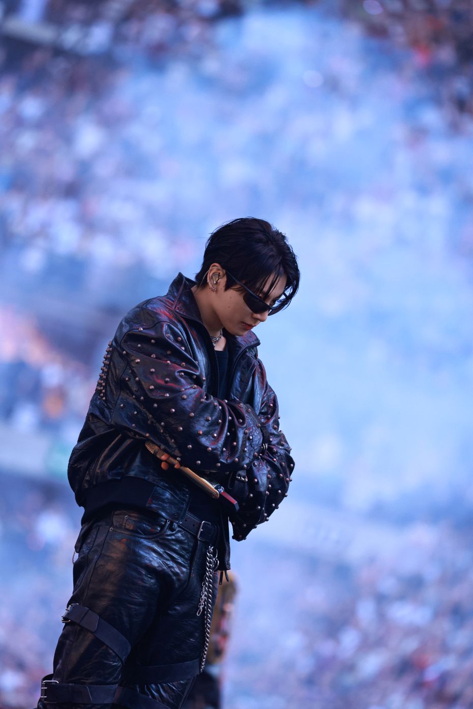 Jung Kook ศิลปินป๊อประดับโลกจากวง BTS เปิดตัวลุคคัสตอมจาก Balenciaga ใน BTS ARIRANG WORLD TOUR