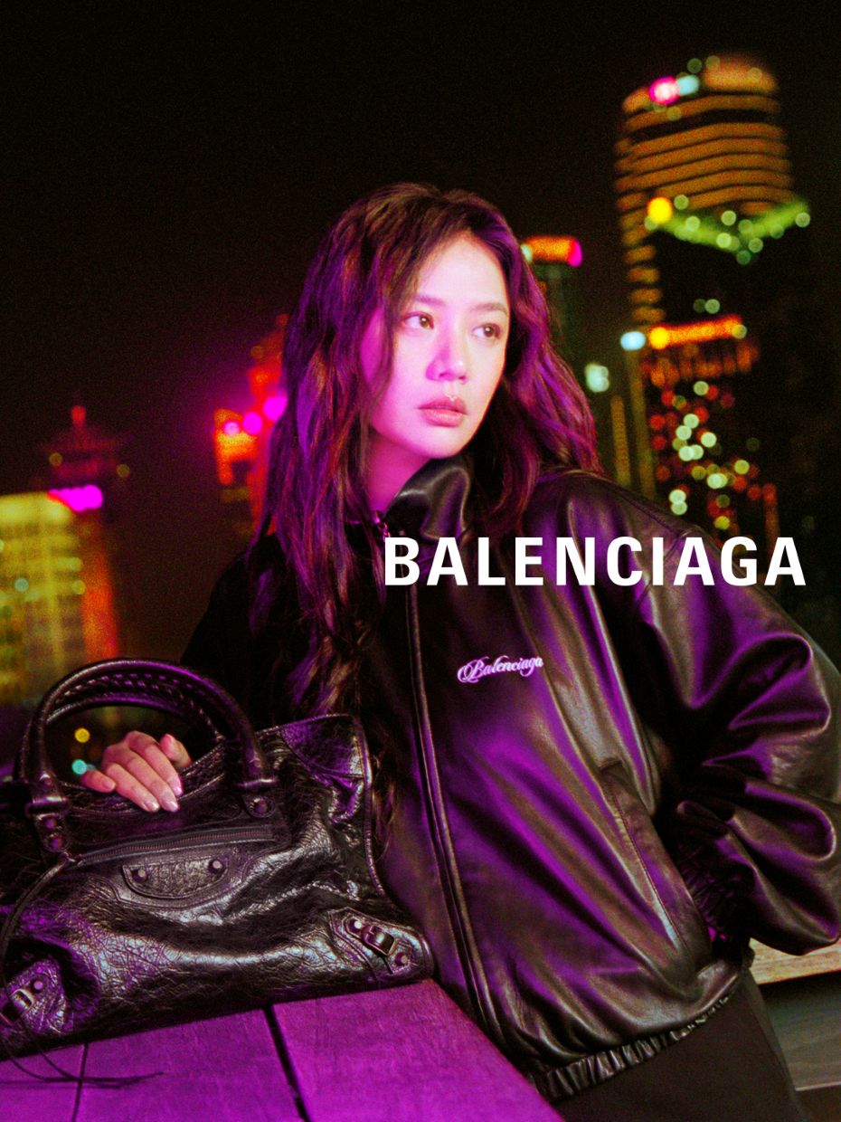BALENCIAGA เผยโฉม NEW YEAR SERIES ไอเทมเอ็กซ์คลูซีฟเพื่อเฉลิมฉลองเทศกาลปีใหม่