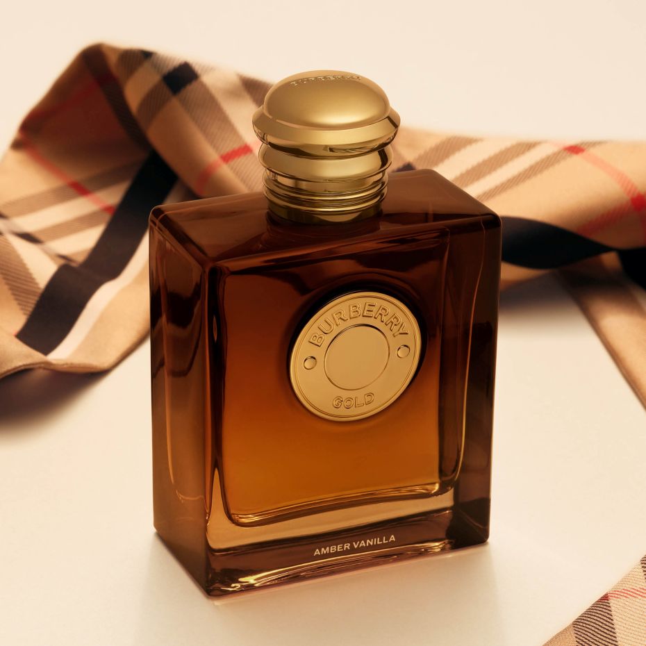 BURBERRY GODDESS AMBER VANILLA นิยามความหอมครั้งใหม่ของ Roasted Vanilla สู่ความหอมลุ่มลึกอันเปี่ยมด้วยความสง่างาม