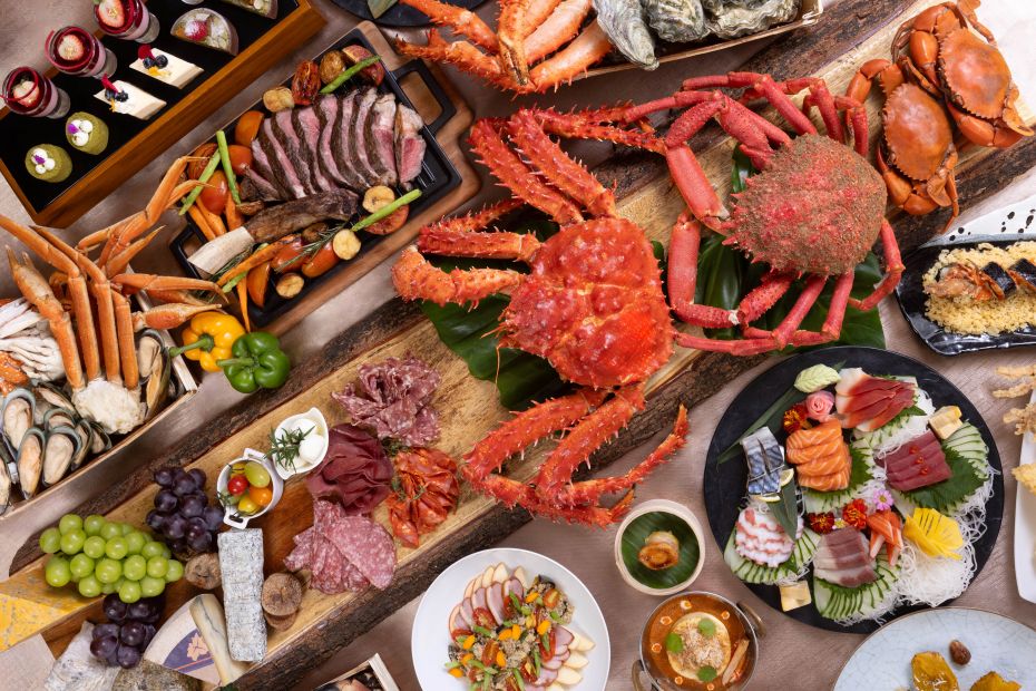 บุฟเฟ่ต์มื้อสายวันอาทิตย์ที่คนรักปูไม่ควรพลาด ณ ห้องอาหาร เอสเพรสโซ่
