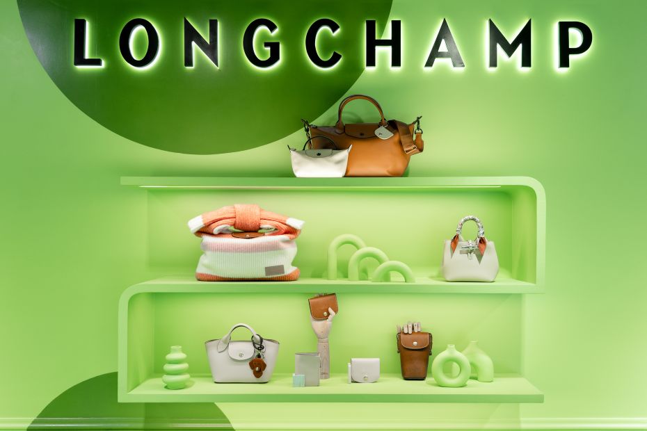 Longchamp สร้างนิยามใหม่ส่งท้ายปีกับ Green Pop-Up ทรงวาด