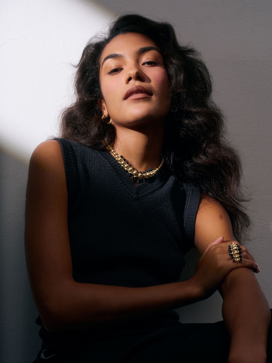 Cartier เปิดตัวแคมเปญพิเศษของ Clash de Cartier รุ่นใหม่ ร่วมกับ Olivia Dean ศิลปินและนักแต่งเพลงคนดัง