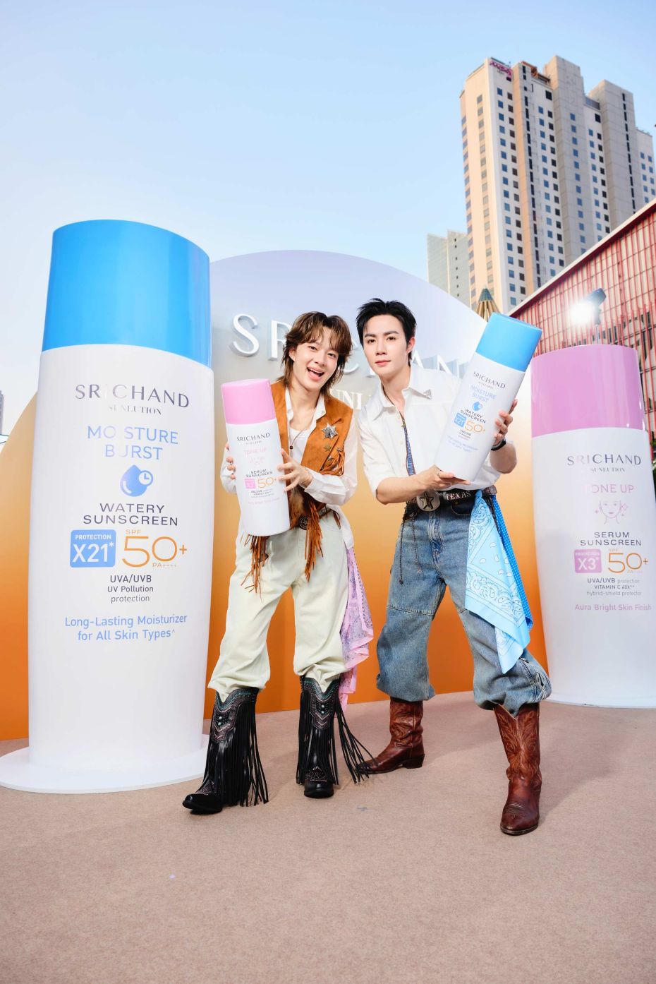 ศรีจันทร์ แท็กทีม “ซี-นุนิว” ขึ้นแท่นพรีเซนเตอร์คู่ SRICHAND SUNLUTION เปิดตัวกันแดดไลน์ใหม่ ตอกย้ำแนวคิด “แดดเมืองไทย ไม่มีใครเข้าใจเท่าเรา”